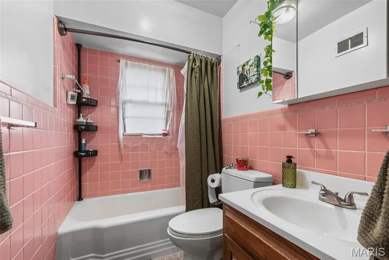 960 Chesterfield Parkway E, Chesterfield, MO 63017 — listing photo 19 of 37