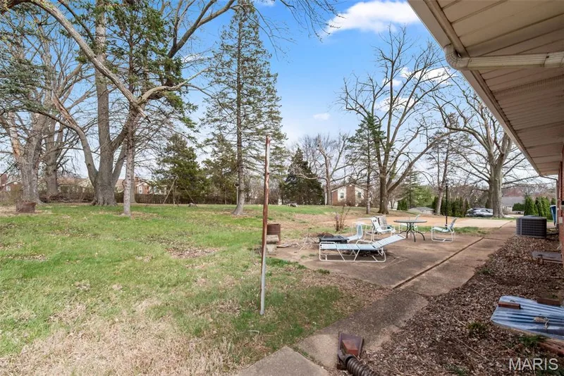 960 Chesterfield Parkway E, Chesterfield, MO 63017 — listing photo 33 of 37