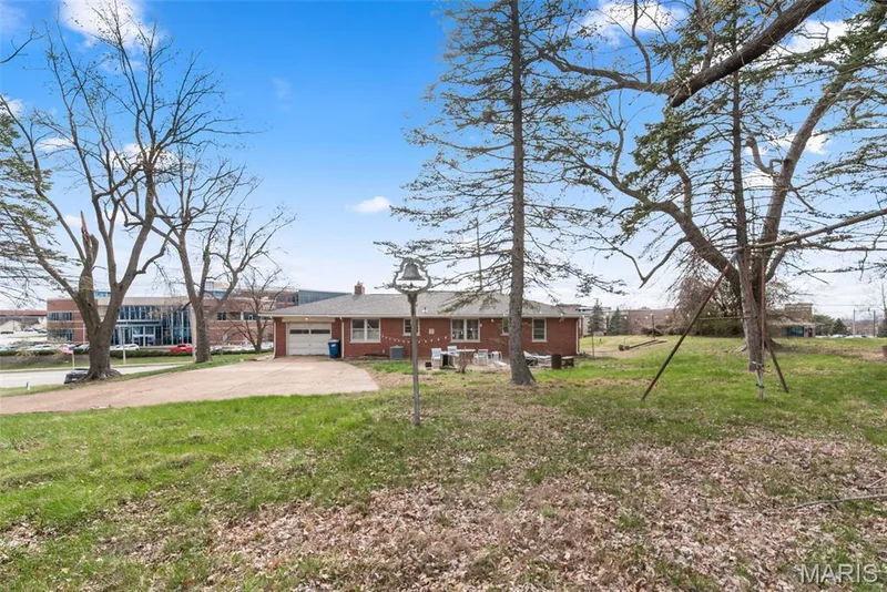 960 Chesterfield Parkway E, Chesterfield, MO 63017 — listing photo 35 of 37