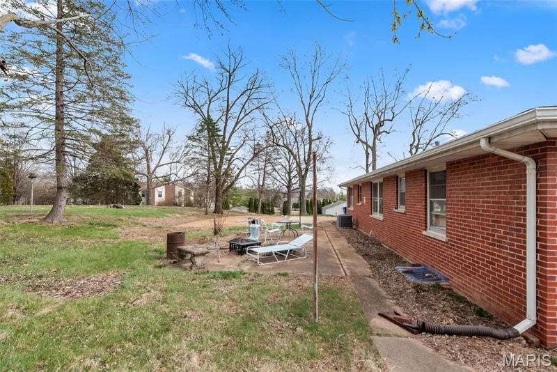 960 Chesterfield Parkway E, Chesterfield, MO 63017 — listing photo 36 of 37