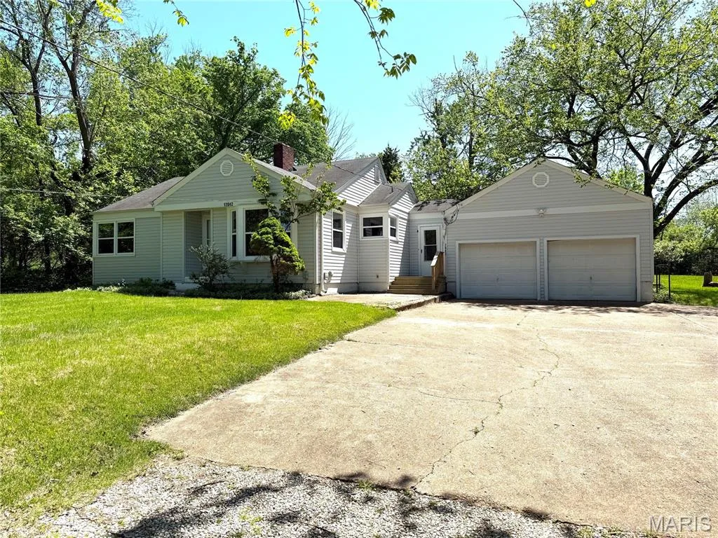 17042 Manchester Road, Wildwood, MO 63040 — listing photo 1 of 25