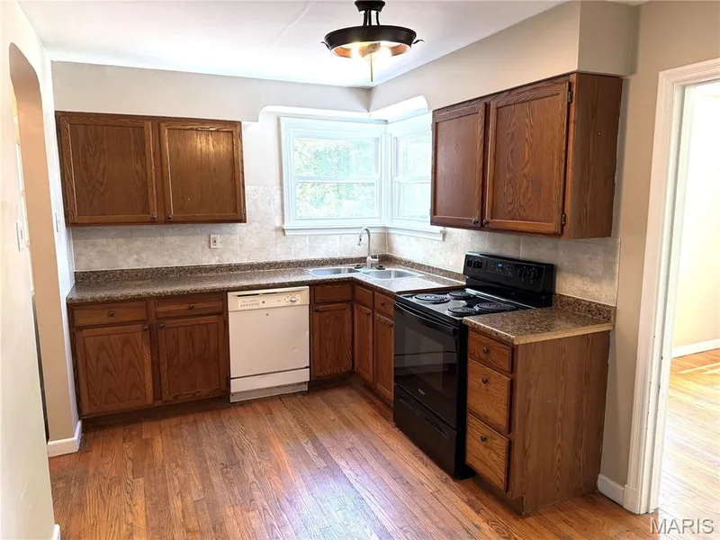17042 Manchester Road, Wildwood, MO 63040 — listing photo 8 of 25