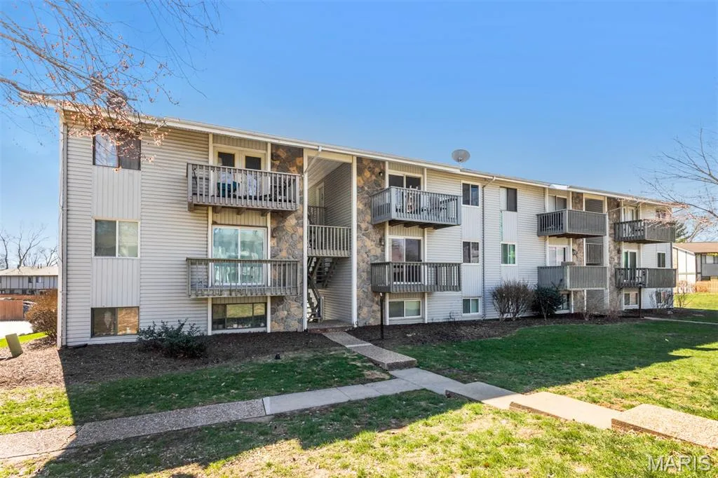 113 Lemans Court #113, Lake St. Louis, MO 63367 — listing photo 1 of 46