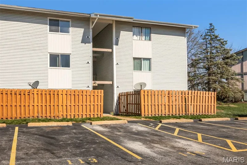 113 Lemans Court #113, Lake St. Louis, MO 63367 — listing photo 4 of 46