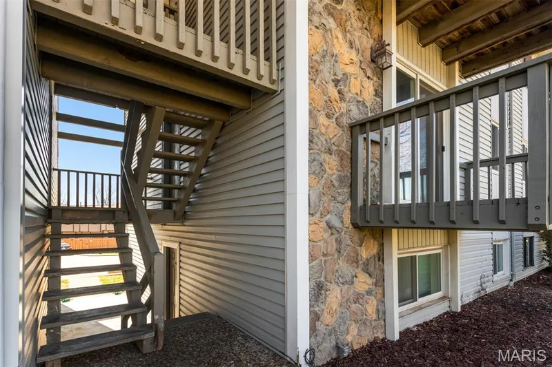 113 Lemans Court #113, Lake St. Louis, MO 63367 — listing photo 5 of 46