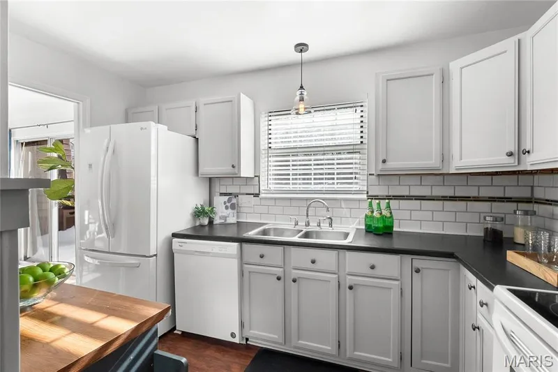 13453 Coliseum Drive #E, Chesterfield, MO 63017 — listing photo 11 of 22