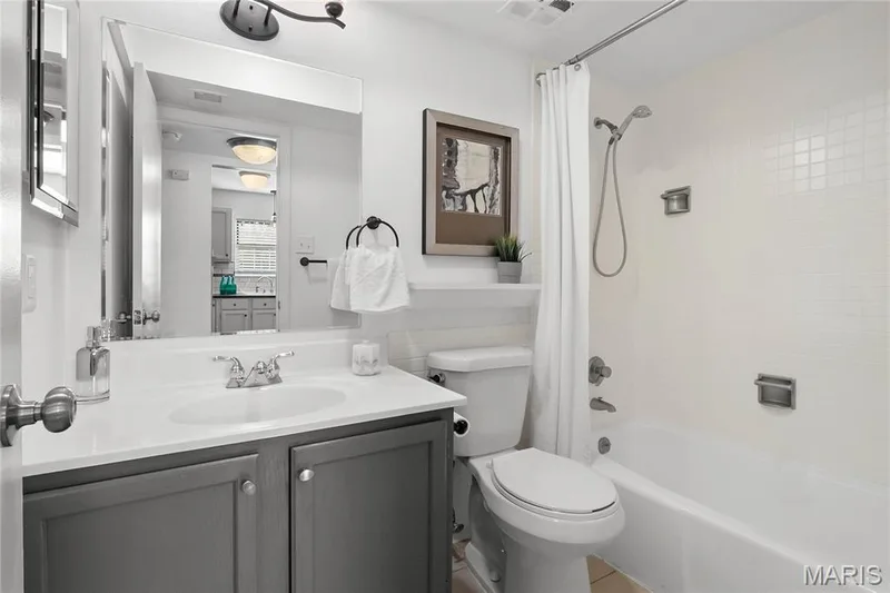 13453 Coliseum Drive #E, Chesterfield, MO 63017 — listing photo 12 of 22