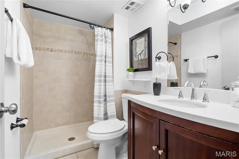 13453 Coliseum Drive #E, Chesterfield, MO 63017 — listing photo 16 of 22
