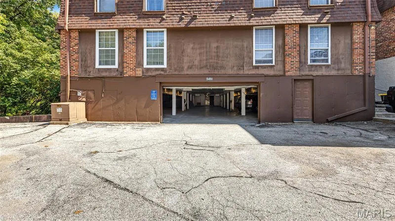13453 Coliseum Drive #E, Chesterfield, MO 63017 — listing photo 20 of 22