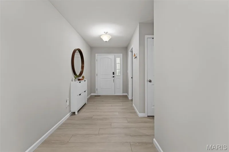 415 Knothole Lane, Wentzville, MO 63385 — listing photo 4 of 35