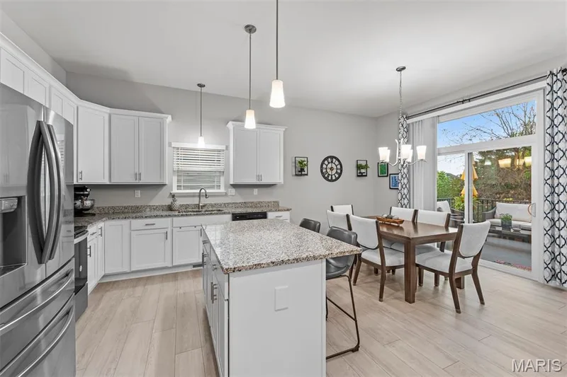 415 Knothole Lane, Wentzville, MO 63385 — listing photo 9 of 35