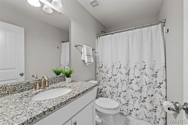 415 Knothole Lane, Wentzville, MO 63385 — listing photo 21 of 35