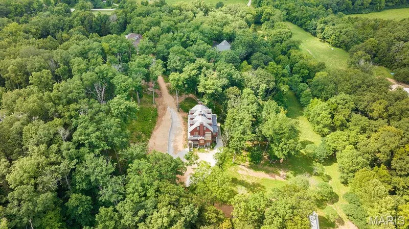 3589 Hawks Point Road, Wildwood, MO 63069 — listing photo 4 of 24
