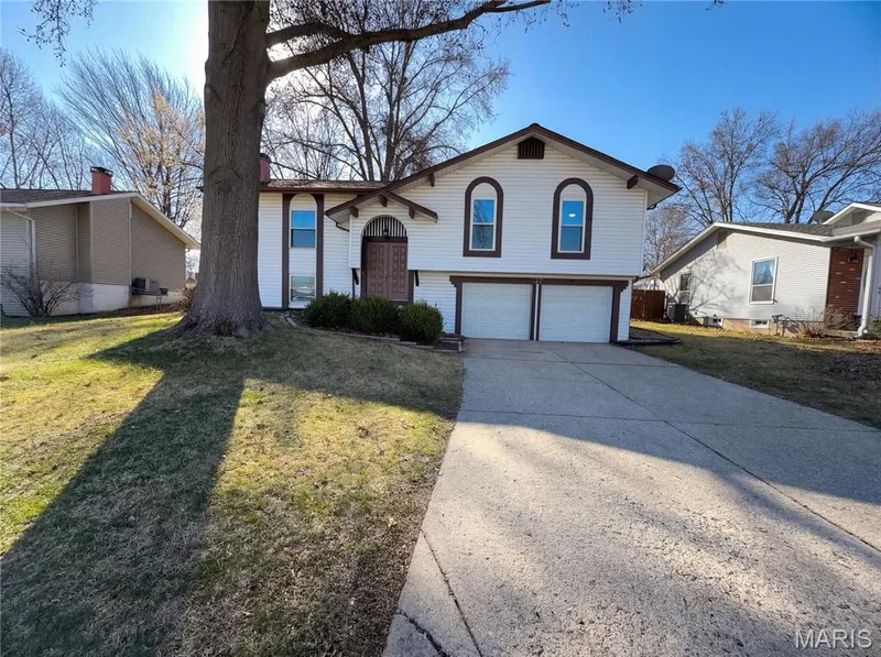 27 Glenna Drive, St Peters, MO β listing photo 1