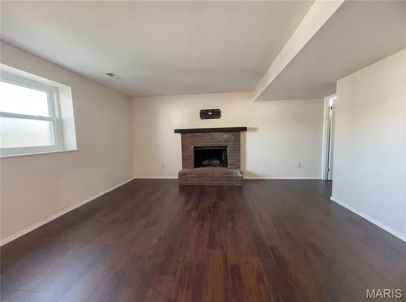27 Glenna Drive, St Peters, MO 63376 — listing photo 7 of 16