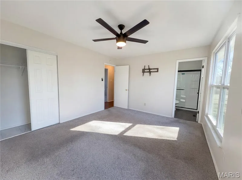 27 Glenna Drive, St Peters, MO 63376 — listing photo 4 of 16