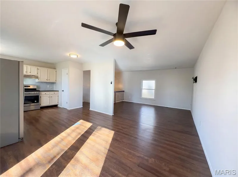 27 Glenna Drive, St Peters, MO 63376 — listing photo 9 of 16