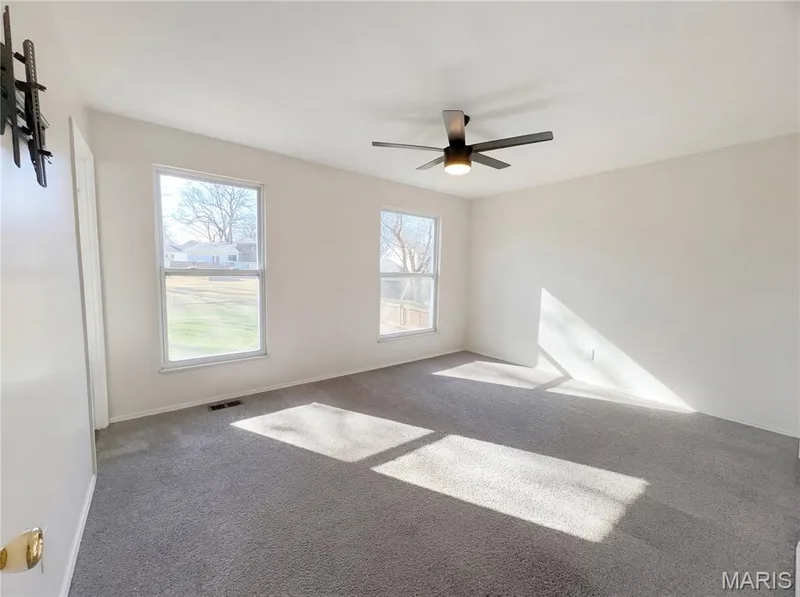 27 Glenna Drive, St Peters, MO 63376 — listing photo 13 of 16