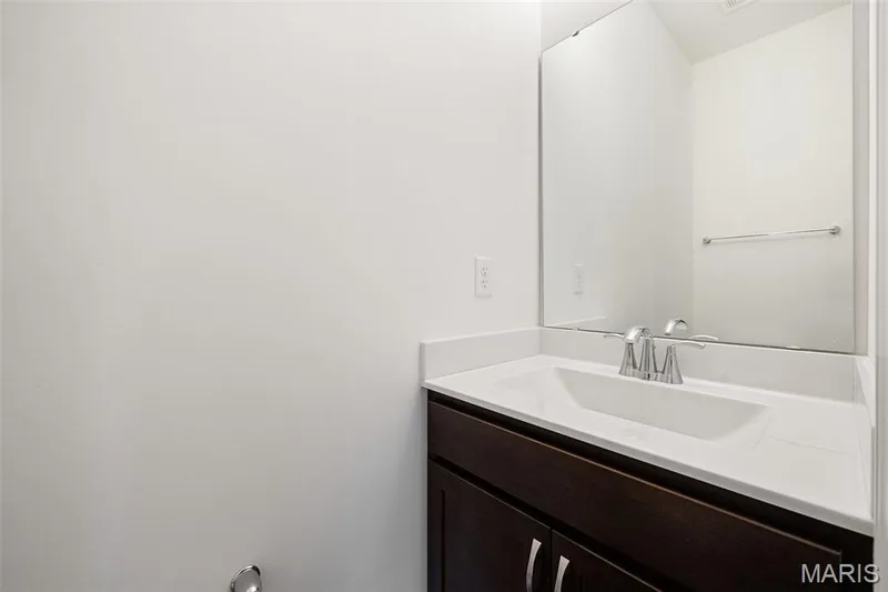 105 Windrow Drive, O'Fallon, MO 63385 — listing photo 9 of 24