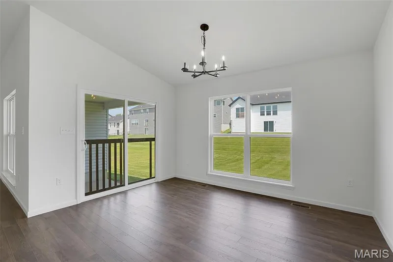 431 Yellow Rose Court, Wentzville, MO 63385 — listing photo 13 of 18