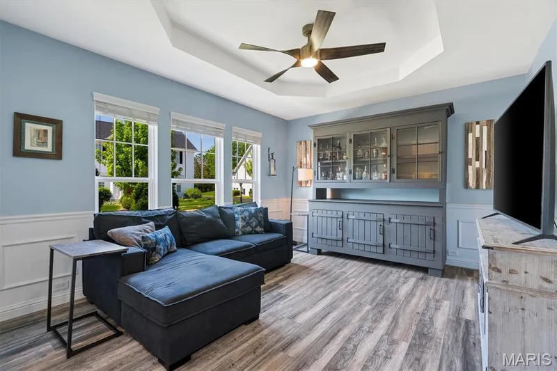 706 Rolling Wind Drive, O'Fallon, MO 63368 — listing photo 3 of 32