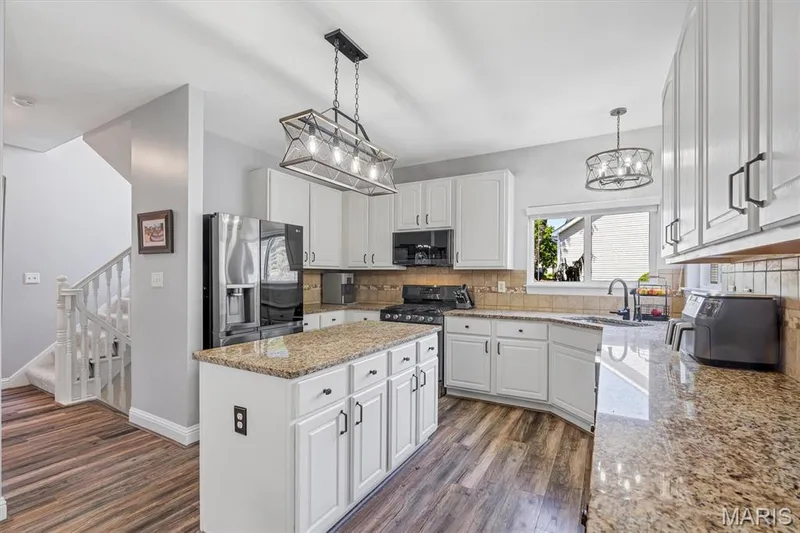 706 Rolling Wind Drive, O'Fallon, MO 63368 — listing photo 7 of 32