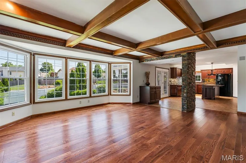 2100 Seven Oaks Drive, St Charles, MO 63303 — listing photo 7 of 38
