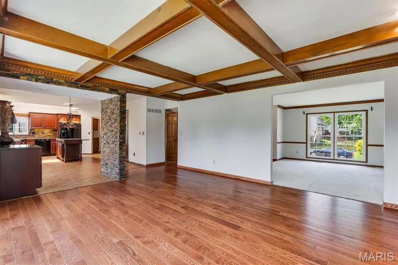2100 Seven Oaks Drive, St Charles, MO 63303 — listing photo 8 of 38