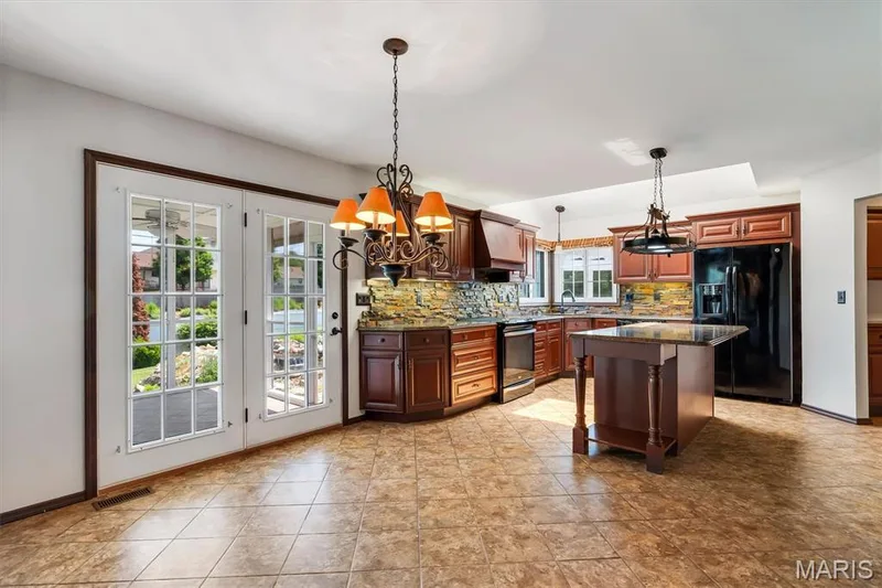 2100 Seven Oaks Drive, St Charles, MO 63303 — listing photo 11 of 38