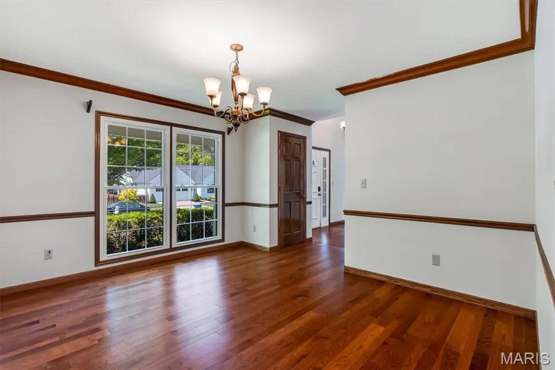 2100 Seven Oaks Drive, St Charles, MO 63303 — listing photo 16 of 38