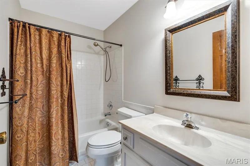 2100 Seven Oaks Drive, St Charles, MO 63303 — listing photo 19 of 38