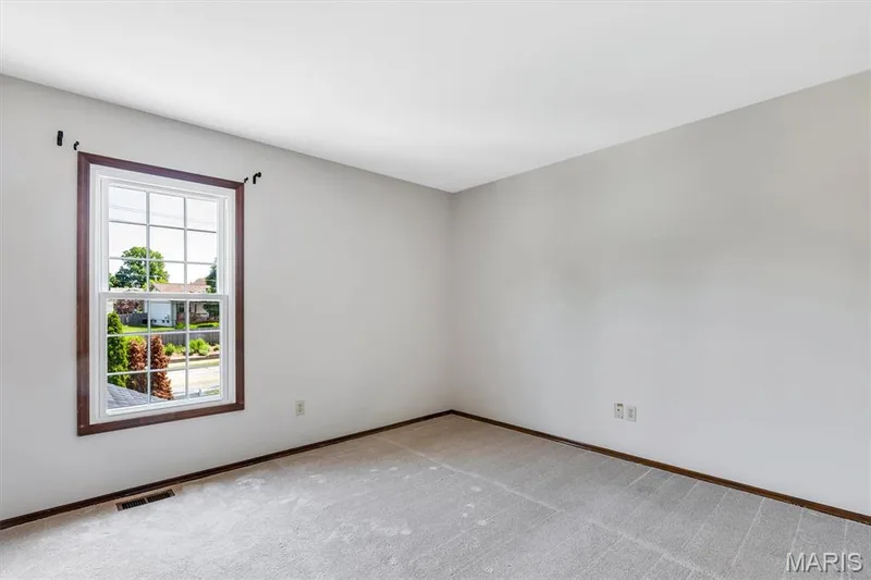 2100 Seven Oaks Drive, St Charles, MO 63303 — listing photo 21 of 38