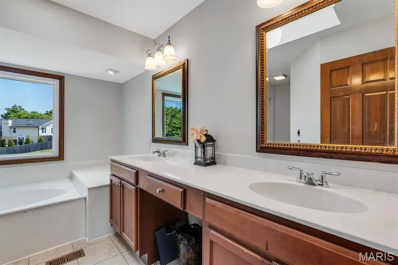 2100 Seven Oaks Drive, St Charles, MO 63303 — listing photo 23 of 38