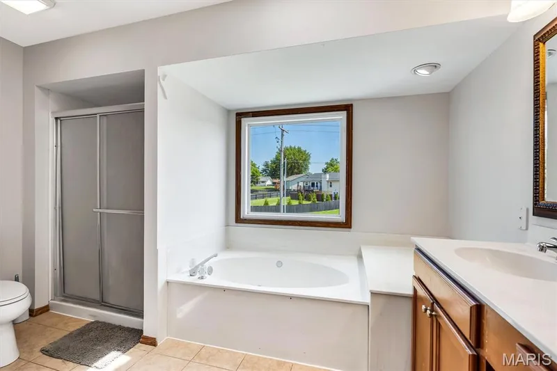 2100 Seven Oaks Drive, St Charles, MO 63303 — listing photo 24 of 38
