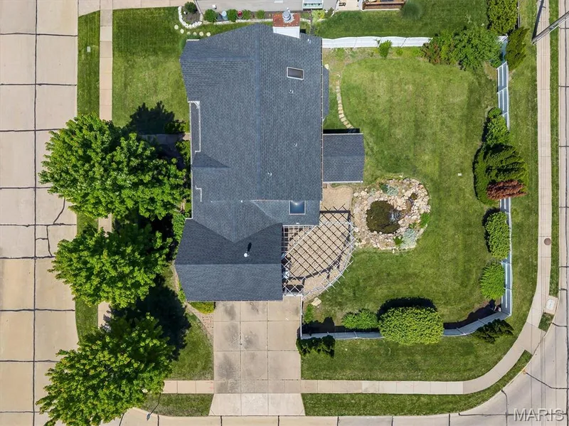 2100 Seven Oaks Drive, St Charles, MO 63303 — listing photo 32 of 38