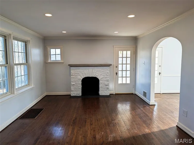 1931 Elm Street, St Charles, MO 63301 — listing photo 3 of 26