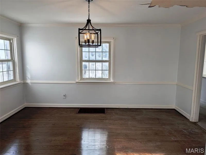 1931 Elm Street, St Charles, MO 63301 — listing photo 4 of 26