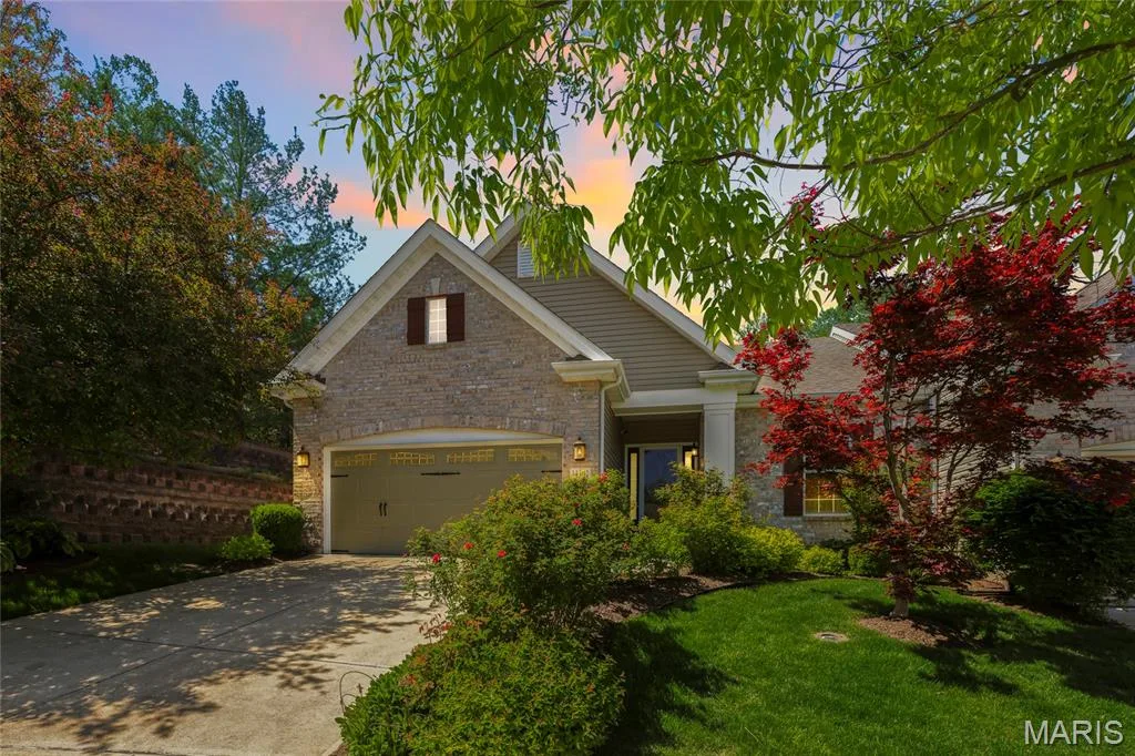 14301 Gatwick Court, Chesterfield, MO 63017 — listing photo 1 of 31