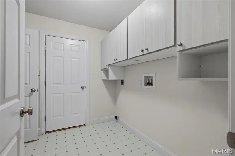 14301 Gatwick Court, Chesterfield, MO 63017 — listing photo 17 of 31