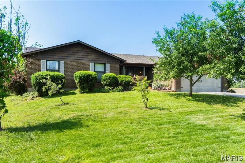 18668 Olive Street Road, Chesterfield, MO 63005 — listing photo 2 of 20