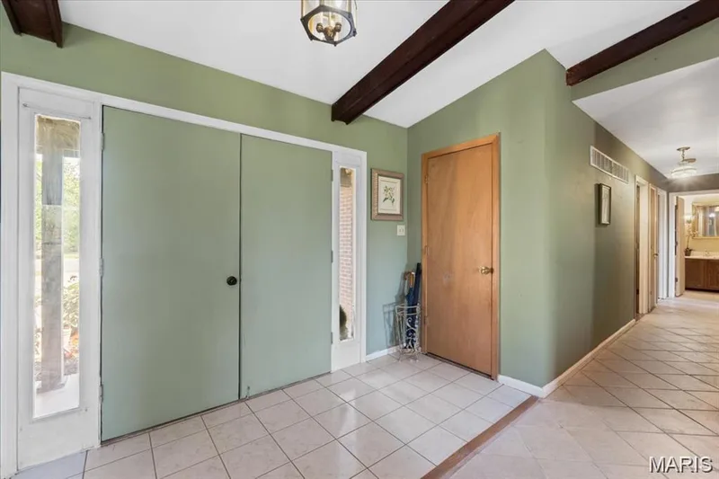 18668 Olive Street Road, Chesterfield, MO 63005 — listing photo 6 of 20
