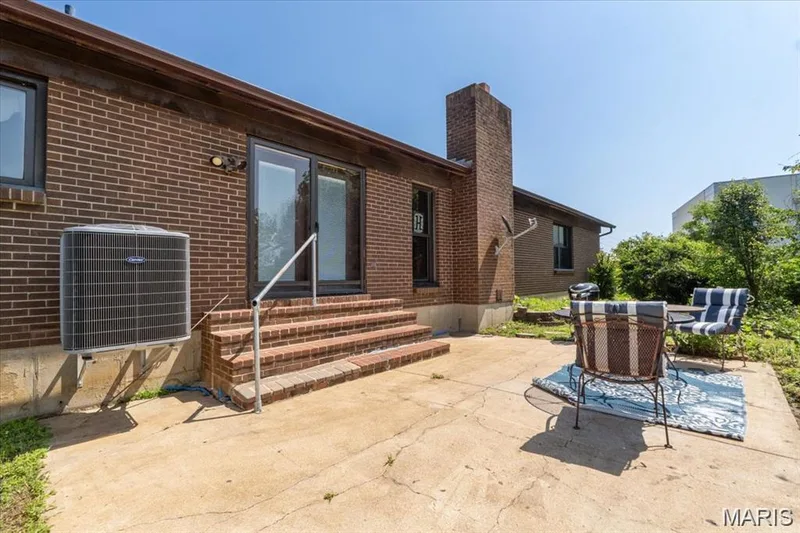 18668 Olive Street Road, Chesterfield, MO 63005 — listing photo 17 of 20