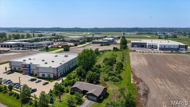 18668 Olive Street Road, Chesterfield, MO 63005 — listing photo 18 of 20