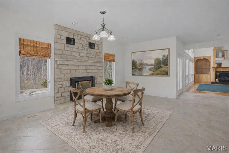 virtual staging — 20 Dumont Court, Foristell, MO 63348
