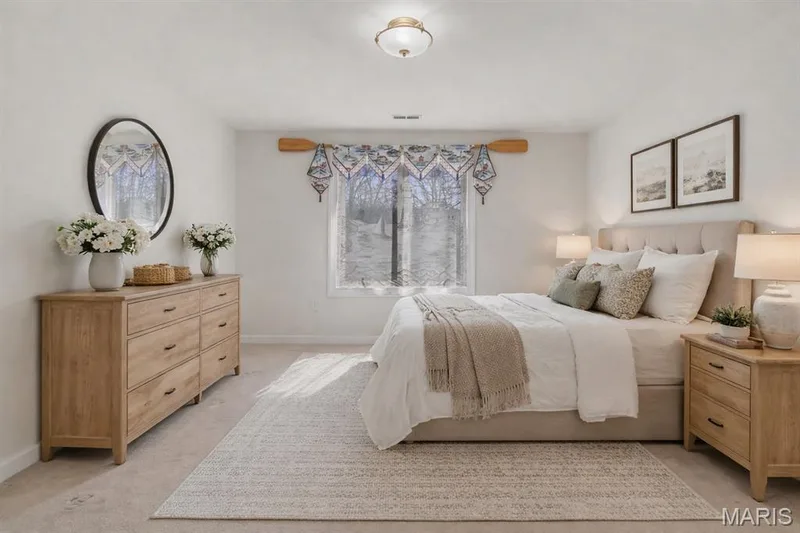 virtual staging — 20 Dumont Court, Foristell, MO 63348