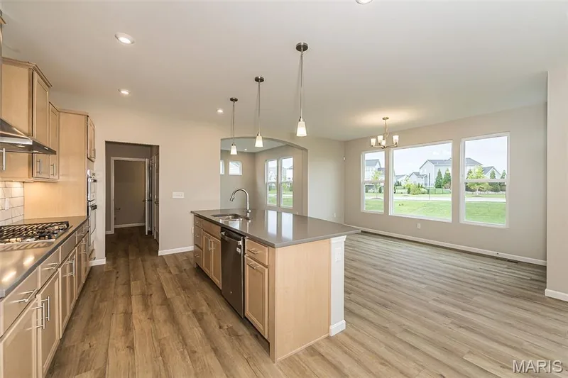 313 Kingsbarns Court, Dardenne Prairie, MO 63368 — listing photo 6 of 57