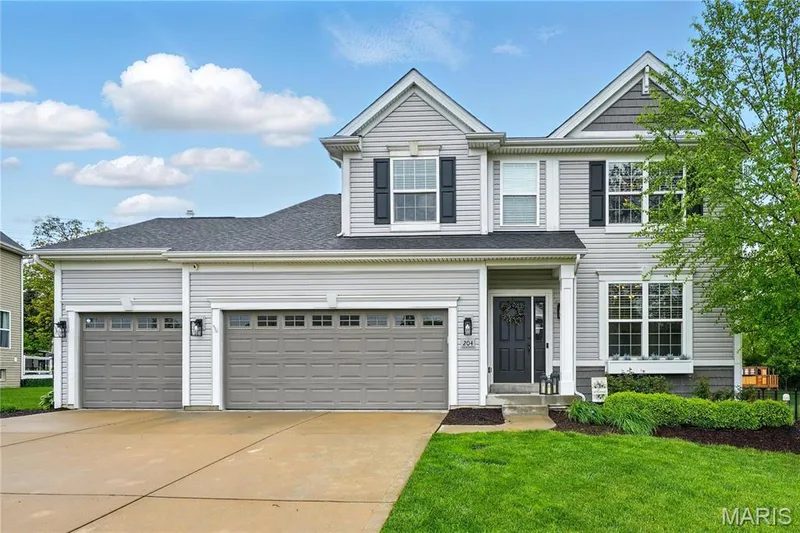 204 Grayleaf Court, O'Fallon, MO 63385 — listing photo 1 of 37