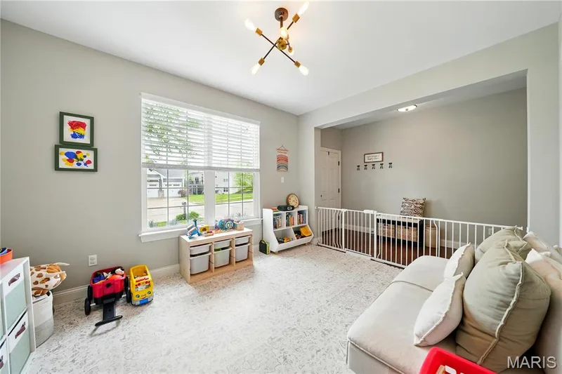204 Grayleaf Court, O'Fallon, MO 63385 — listing photo 4 of 37