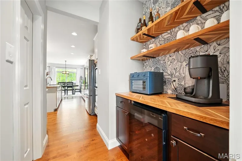 204 Grayleaf Court, O'Fallon, MO 63385 — listing photo 5 of 37