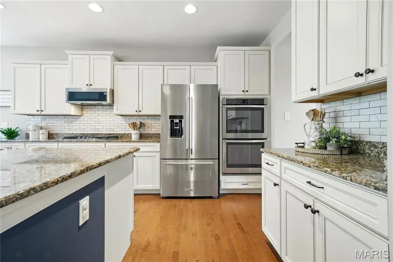 204 Grayleaf Court, O'Fallon, MO 63385 — listing photo 7 of 37